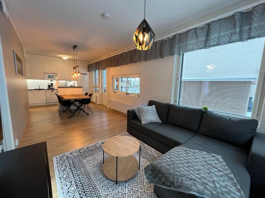 Suite - King Size Bed - Gym&Wifi - Indoor Parking Рованіемі Екстер'єр фото