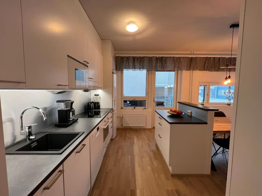 Suite - King Size Bed - Gym&Wifi - Indoor Parking Рованіемі Екстер'єр фото