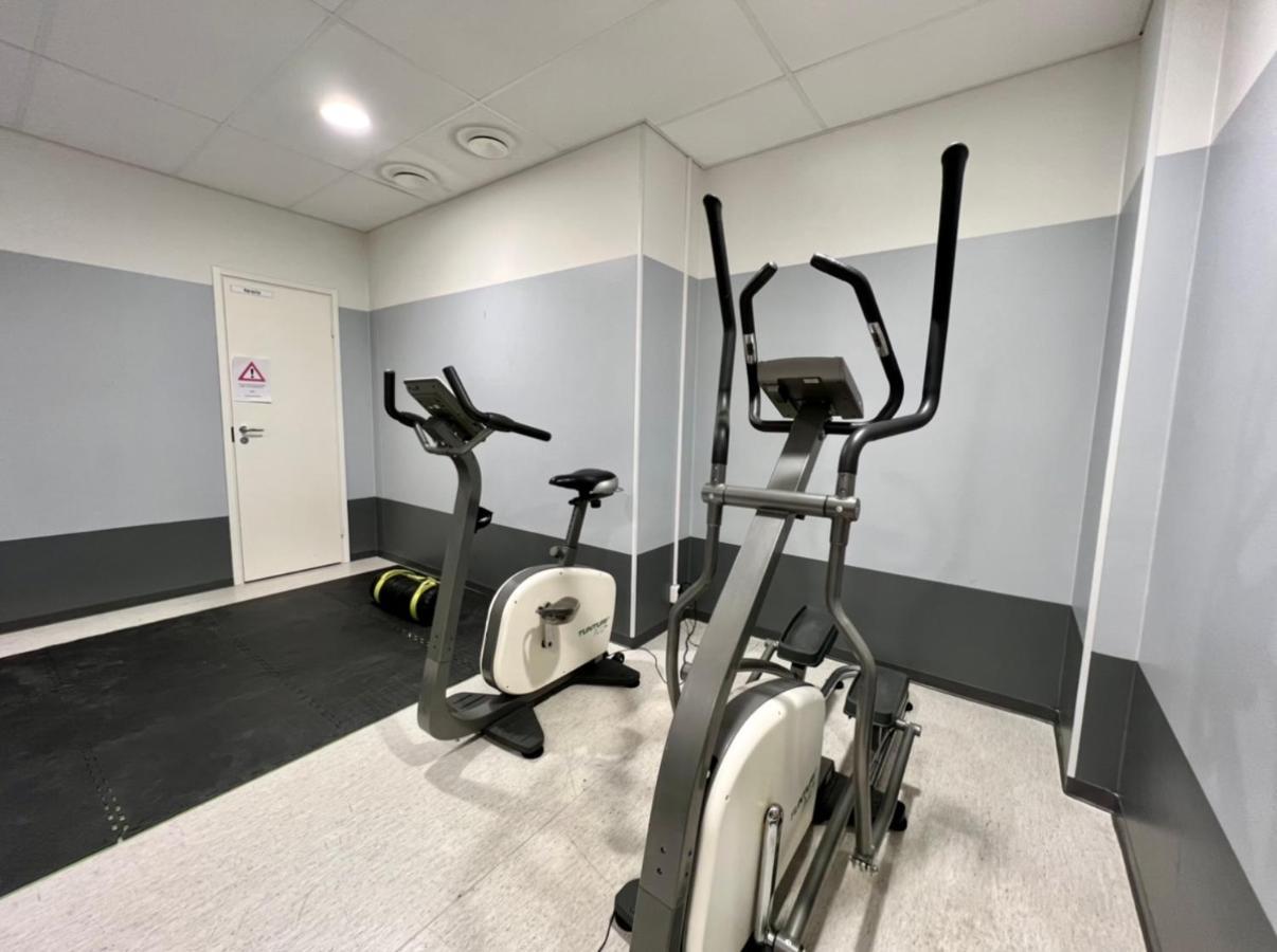 Suite - King Size Bed - Gym&Wifi - Indoor Parking Рованіемі Екстер'єр фото